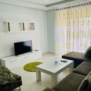 Downtown Appartamento Fier
